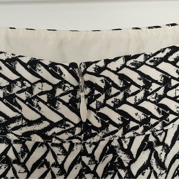 Banana republic pencil skirt - Picture 6 of 10